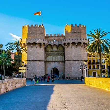 شقة Cozy & Bright Flat At The Entrance Of Old فالنسيا المظهر الخارجي الصورة